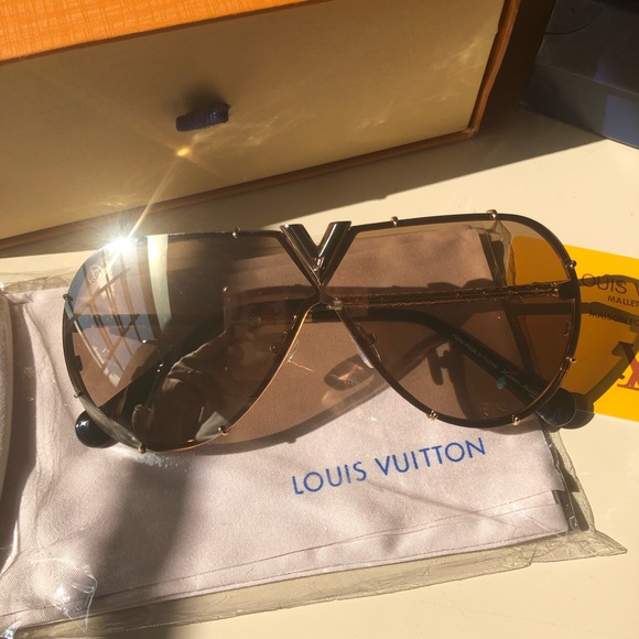 Louis Vuitton - Picture 7 of 7